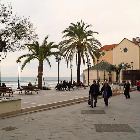 Lemon & Salt Seafront With Amazing Terrace - Prime Location Apartament *