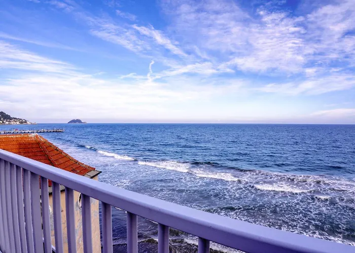 Lemon & Salt Seafront With Amazing Terrace - Prime Location Daire Alassio