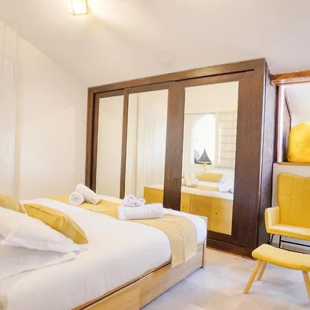 Lemon & Salt Seafront With Amazing Terrace - Prime Location Apartment Alassio