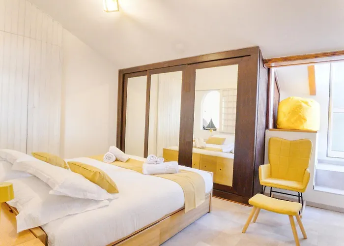 Lemon & Salt Seafront With Amazing Terrace - Prime Location Апартаменты Алассио