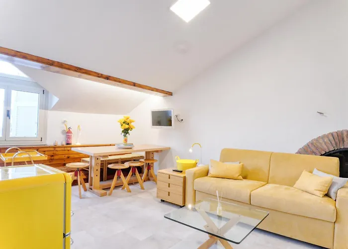 Апартаменты Lemon & Salt Seafront With Amazing Terrace - Prime Location Алассио